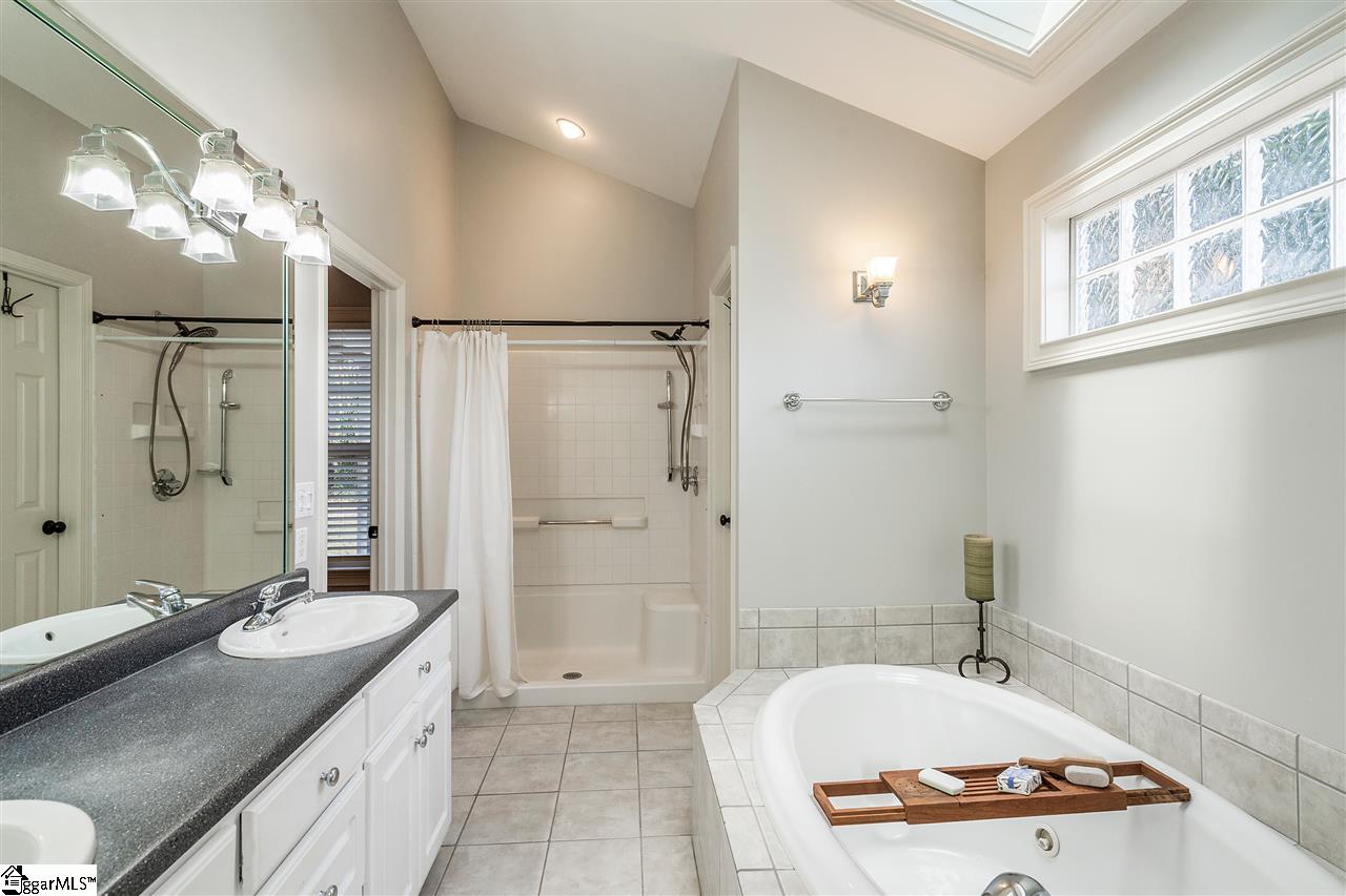 37 Isbell Lane Greenville, SC 29607 - Photo 14 of 24 Gallery Image 14