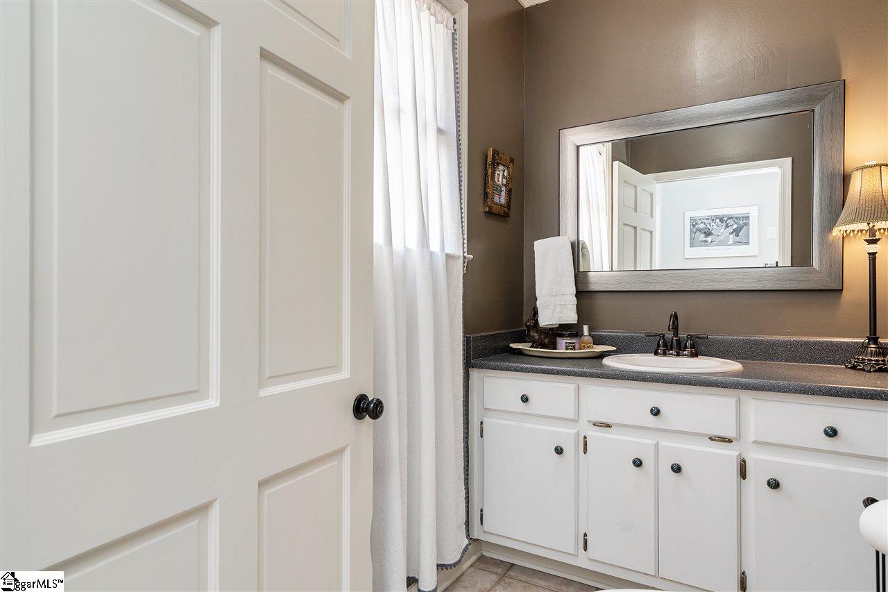 37 Isbell Lane Greenville, SC 29607 - Photo 19 of 24 Gallery Image 19