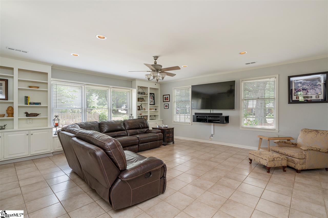 37 Isbell Lane Greenville, SC 29607 - Photo 9 of 24 Gallery Image 9