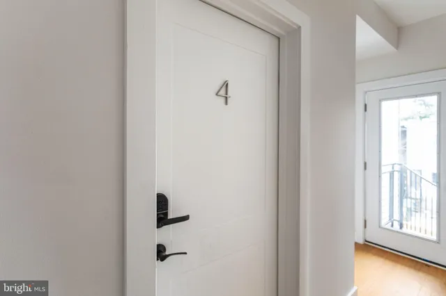 a view of an entryway with a livingroom