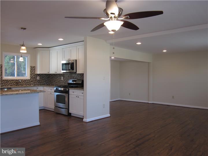 222 Suffolk Road Fairless Hills, PA 19030 - Photo 8 of 25 Gallery Image 8