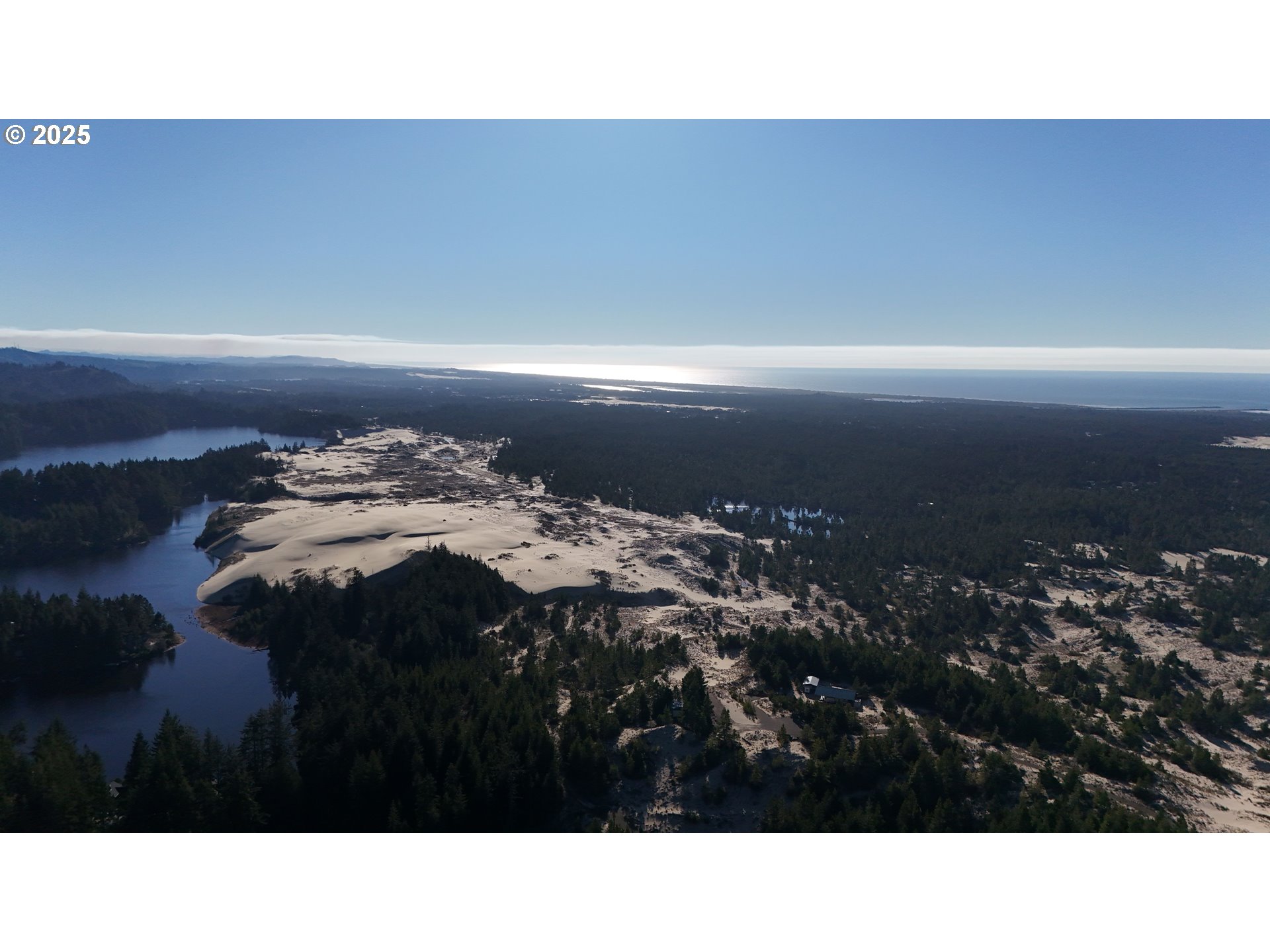 5938 View Loop Florence, OR 97439 - Photo 40 of 42 a black and white photo of a room