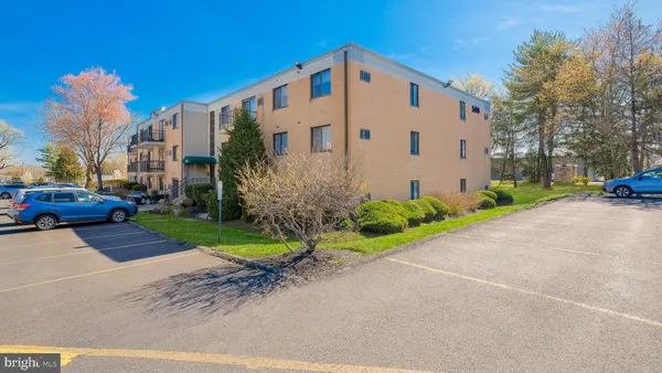 $259,900 | 1575 West Street Road, Unit 537, Warminster, PA 18974