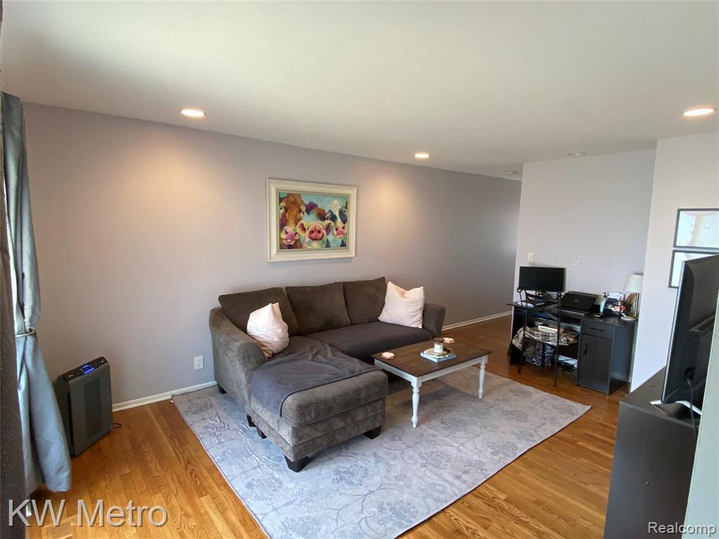 8401 18 18 Mile Road, Unit 192 Sterling Heights, MI 48313 - Photo 5 of 16