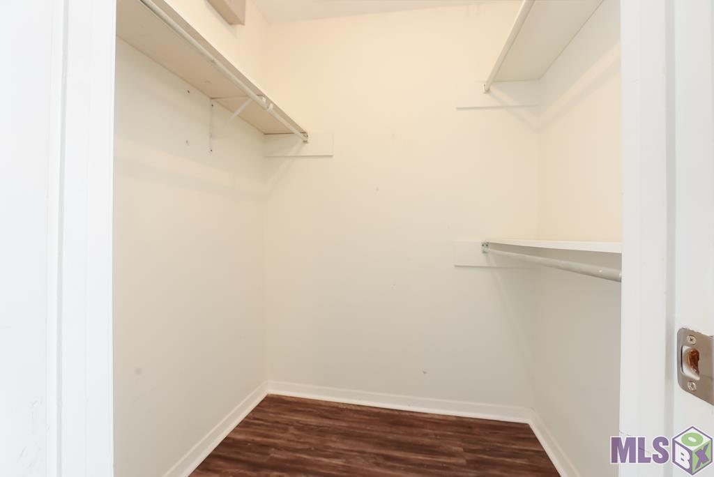 9851 Jefferson Highway, Unit H28 Baton Rouge, LA 70809 - Photo 14 of 19 What Closet Space!