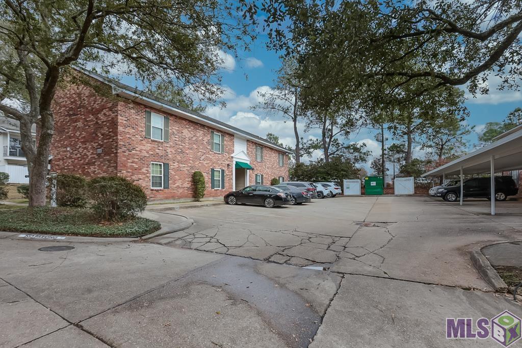 9851 Jefferson Highway, Unit H28 Baton Rouge, LA 70809 - Photo 2 of 19 Great Condo!