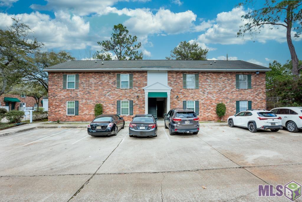 9851 Jefferson Highway, Unit H28 Baton Rouge, LA 70809 - Photo 3 of 19 Assigned Parking!