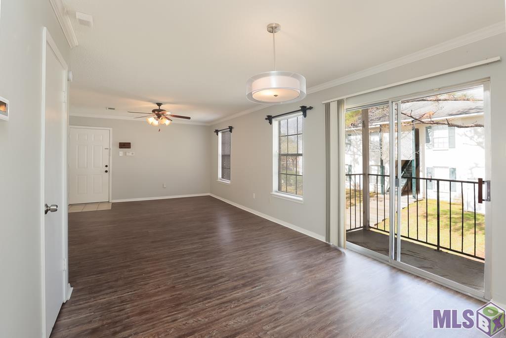 9851 Jefferson Highway, Unit H28 Baton Rouge, LA 70809 - Photo 7 of 19 Balcony!