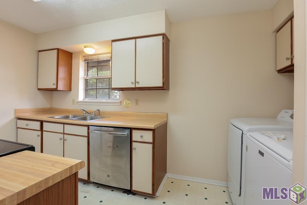 9851 Jefferson Highway, Unit H28 Baton Rouge, LA 70809 - Photo 9 of 19 Washer & Dryer
