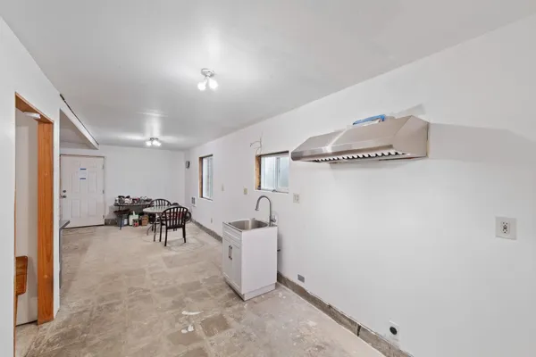 $349,950 | 38706 North Newport Highway, Elk, WA 99009