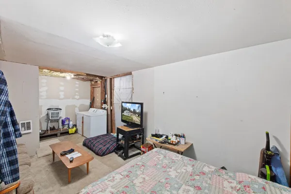 $349,950 | 38706 North Newport Highway, Elk, WA 99009