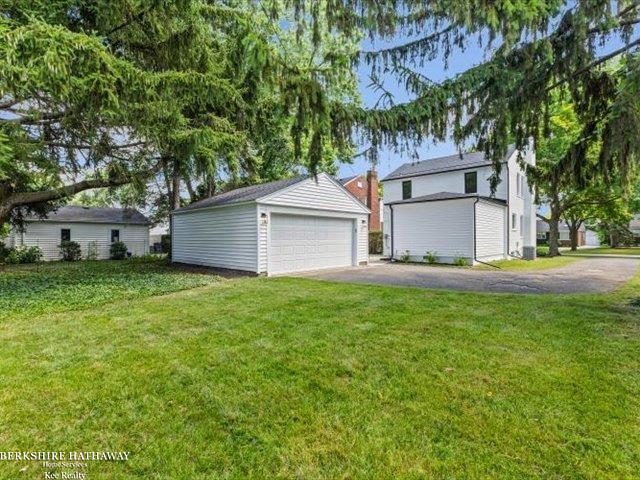1757 Sheffield Road Birmingham, MI 48009 - Photo 31 of 35 50181443-D948A475-30E1-432F-B548-977FAA3B61EA.JPG