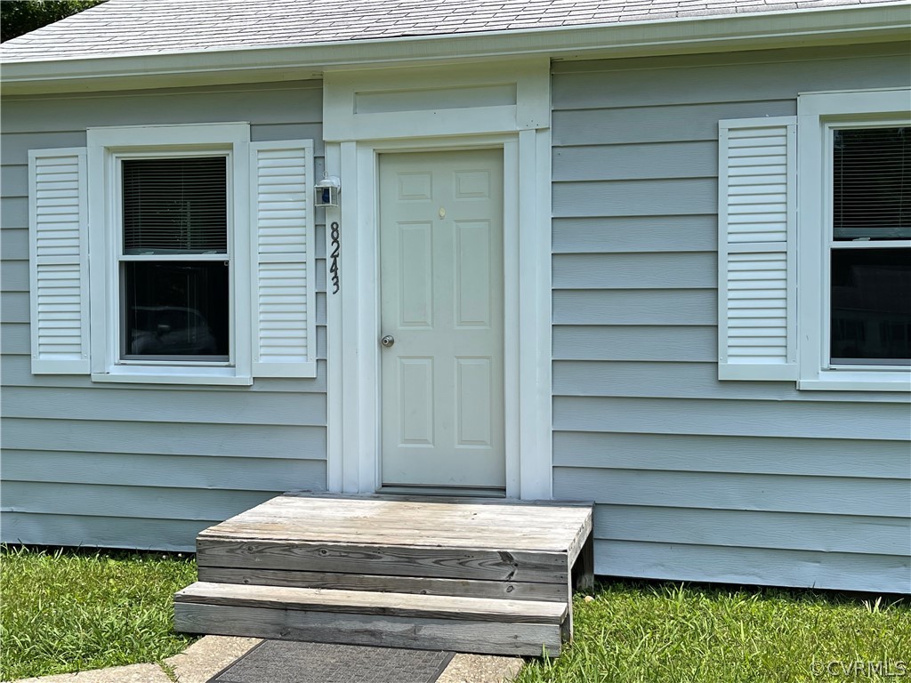 8243 Varina Road Henrico, VA 23231 - Photo 4 of 23 a view of entrance of the house