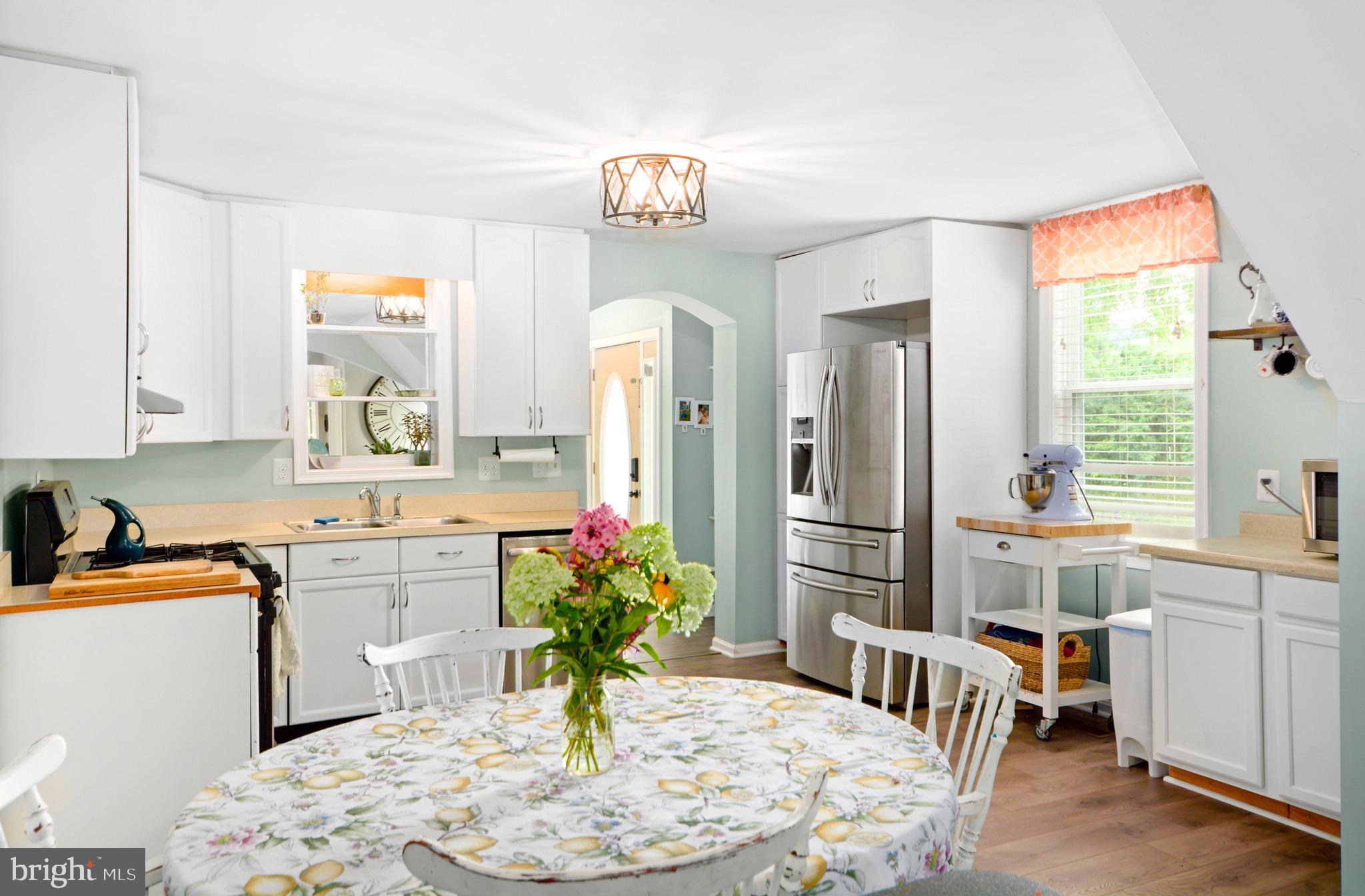 5604 Poole Road Jefferson, MD 21755 - Photo 11 of 49 Eat in kitchen