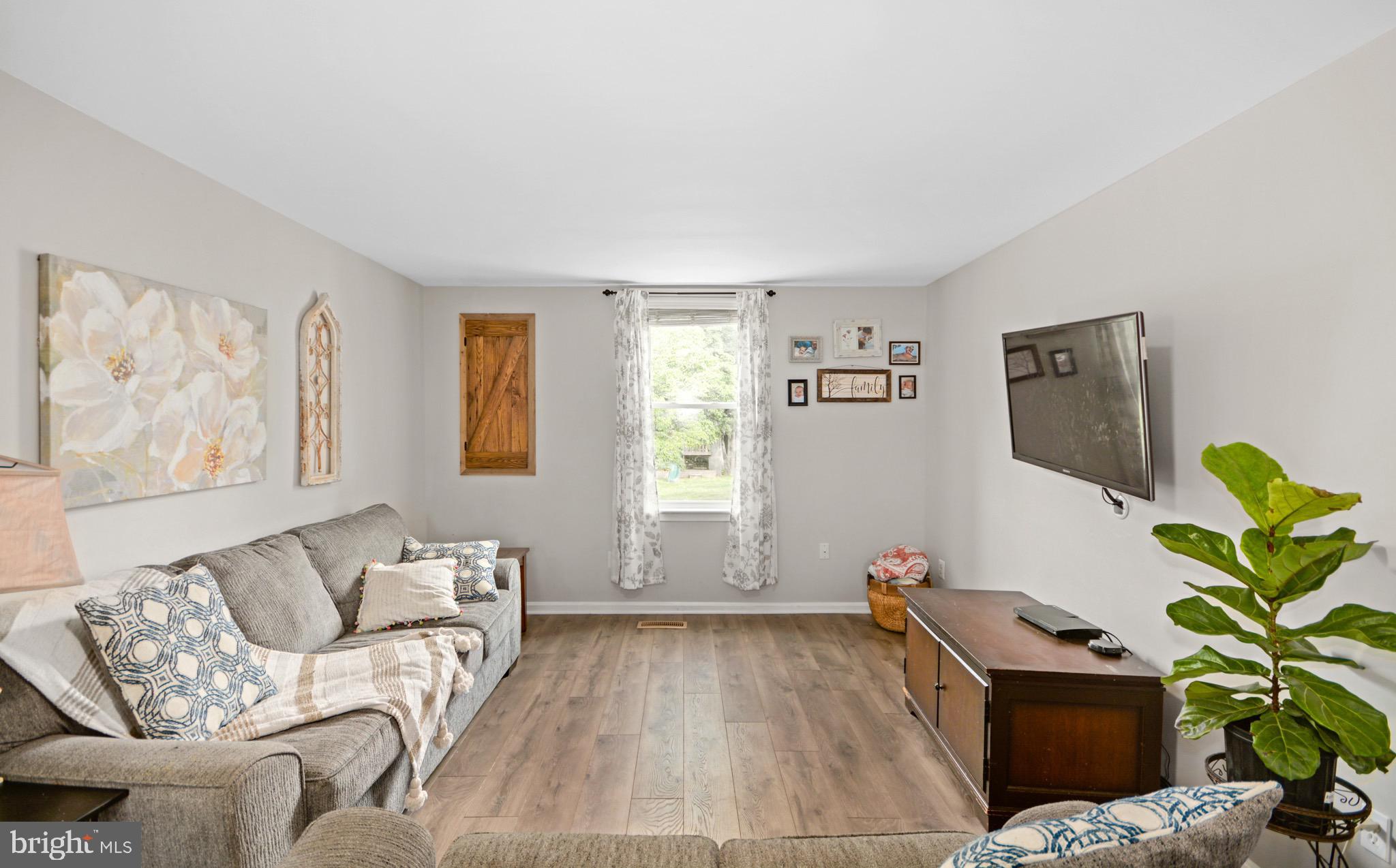 5604 Poole Road Jefferson, MD 21755 - Photo 20 of 49 Family room looking to rear of home
