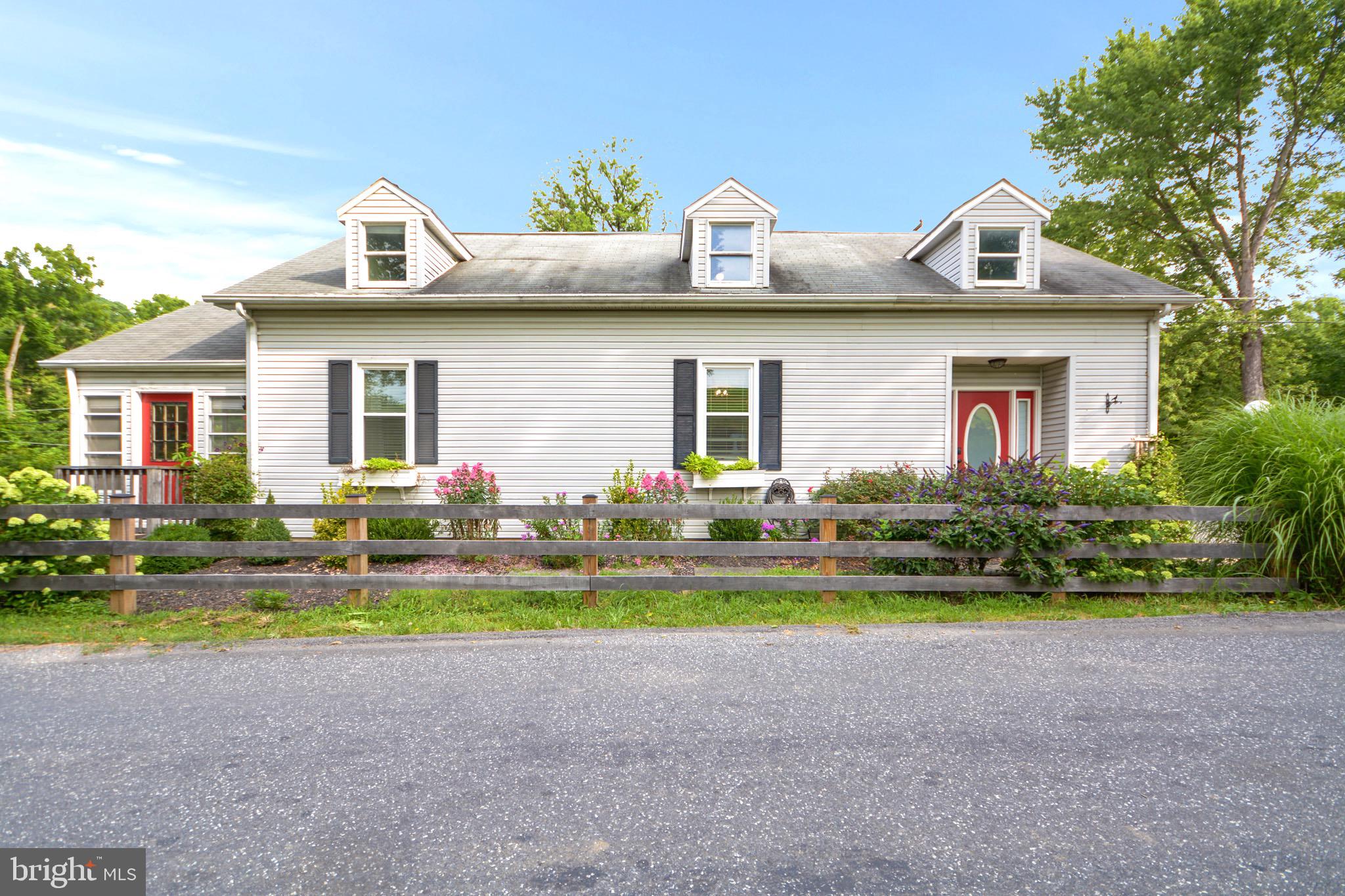 5604 Poole Road Jefferson, MD 21755 - Photo 3 of 49