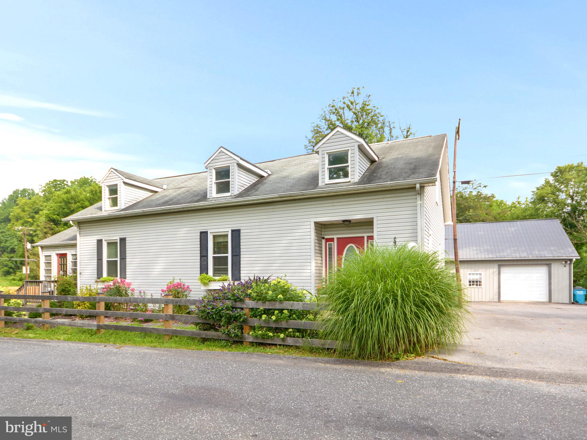5604 Poole Road Jefferson, MD 21755 - Photo 4 of 49