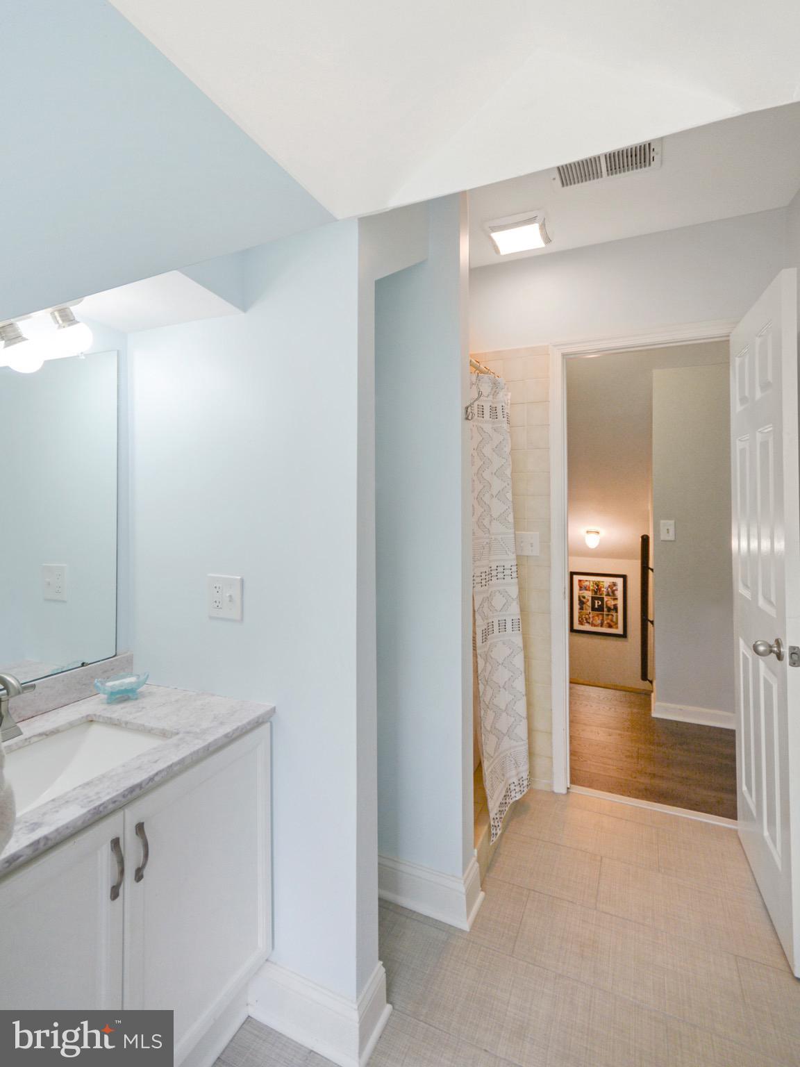 5604 Poole Road Jefferson, MD 21755 - Photo 32 of 49 upstairs full bath @ top of steps
