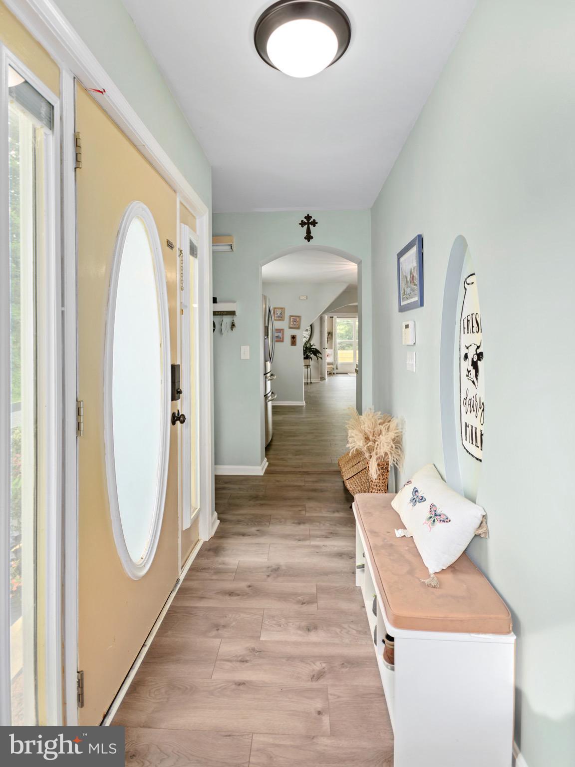 5604 Poole Road Jefferson, MD 21755 - Photo 9 of 49 Entryway off of front door looking toward kitchen