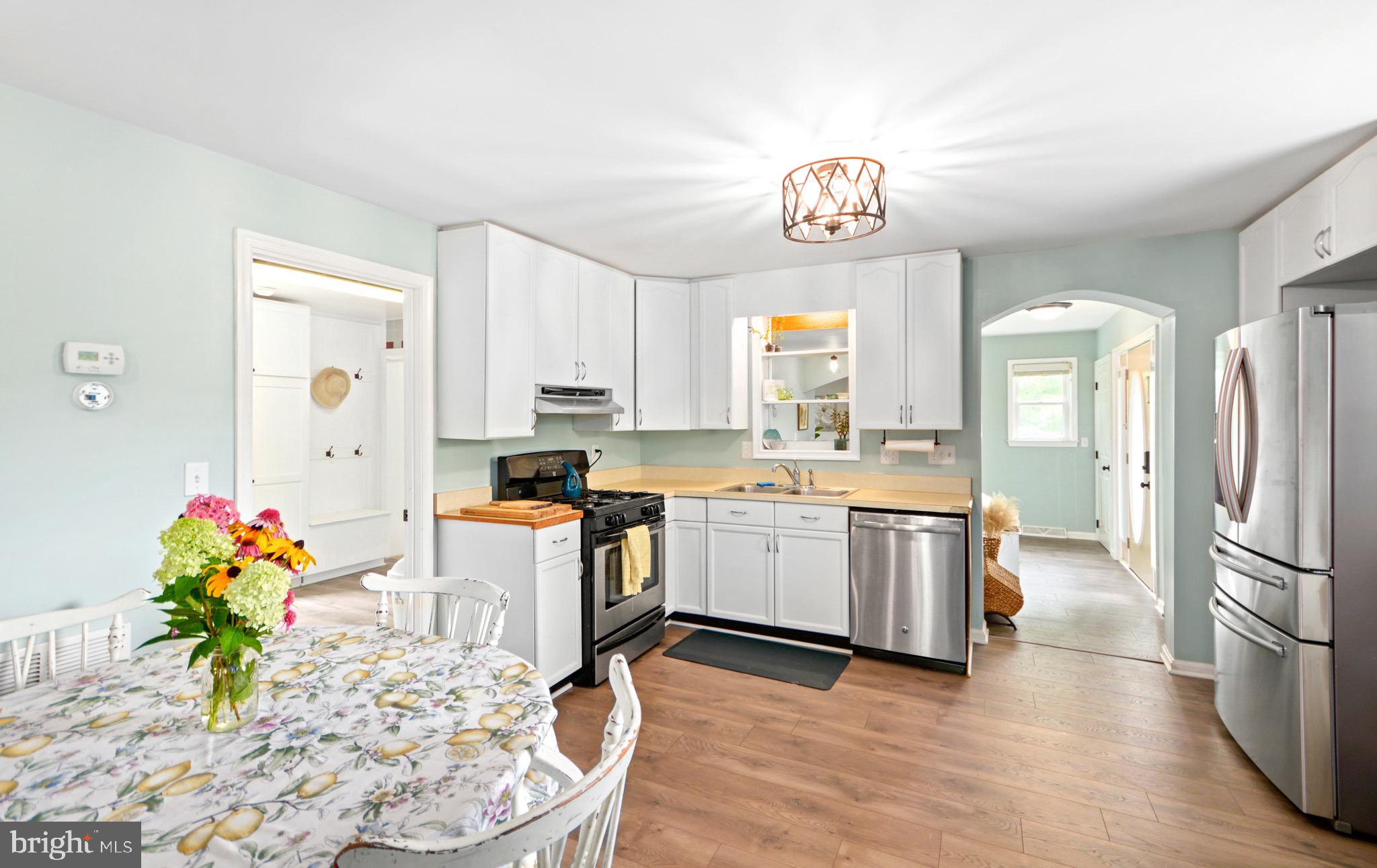 5604 Poole Road Jefferson, MD 21755 - Photo 10 of 49 Kitchen looking toward entry and laundry to left