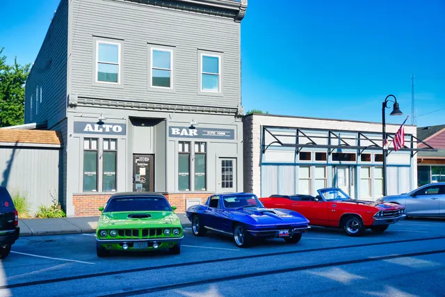 $599,000 | 6064 Linfield Avenue Southeast, Alto, MI 49302