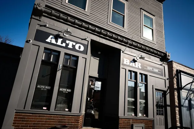 $599,000 | 6064 Linfield Avenue Southeast, Alto, MI 49302