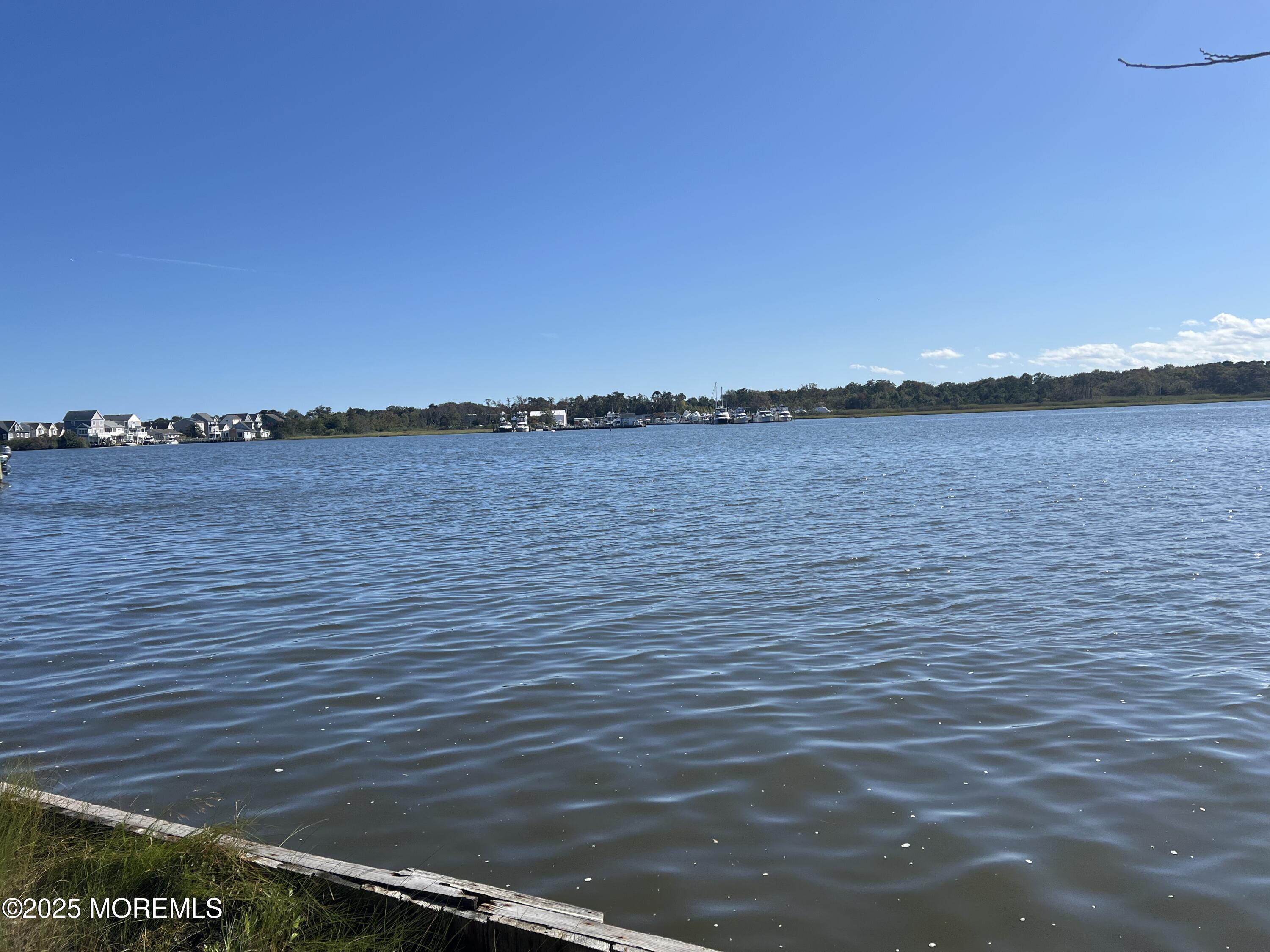 185 Harbor Inn Road Bayville, NJ 08721 - Photo 3 of 13 IMG_4082