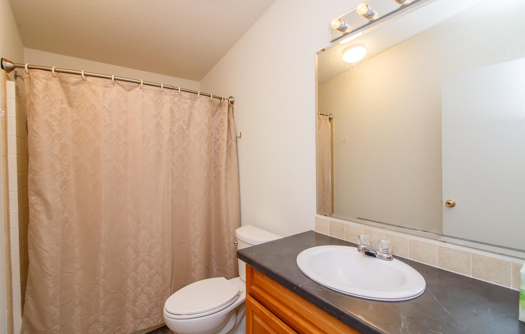 1328 Gibbon Road Central Point, OR 97502 - Photo 20 of 33 20