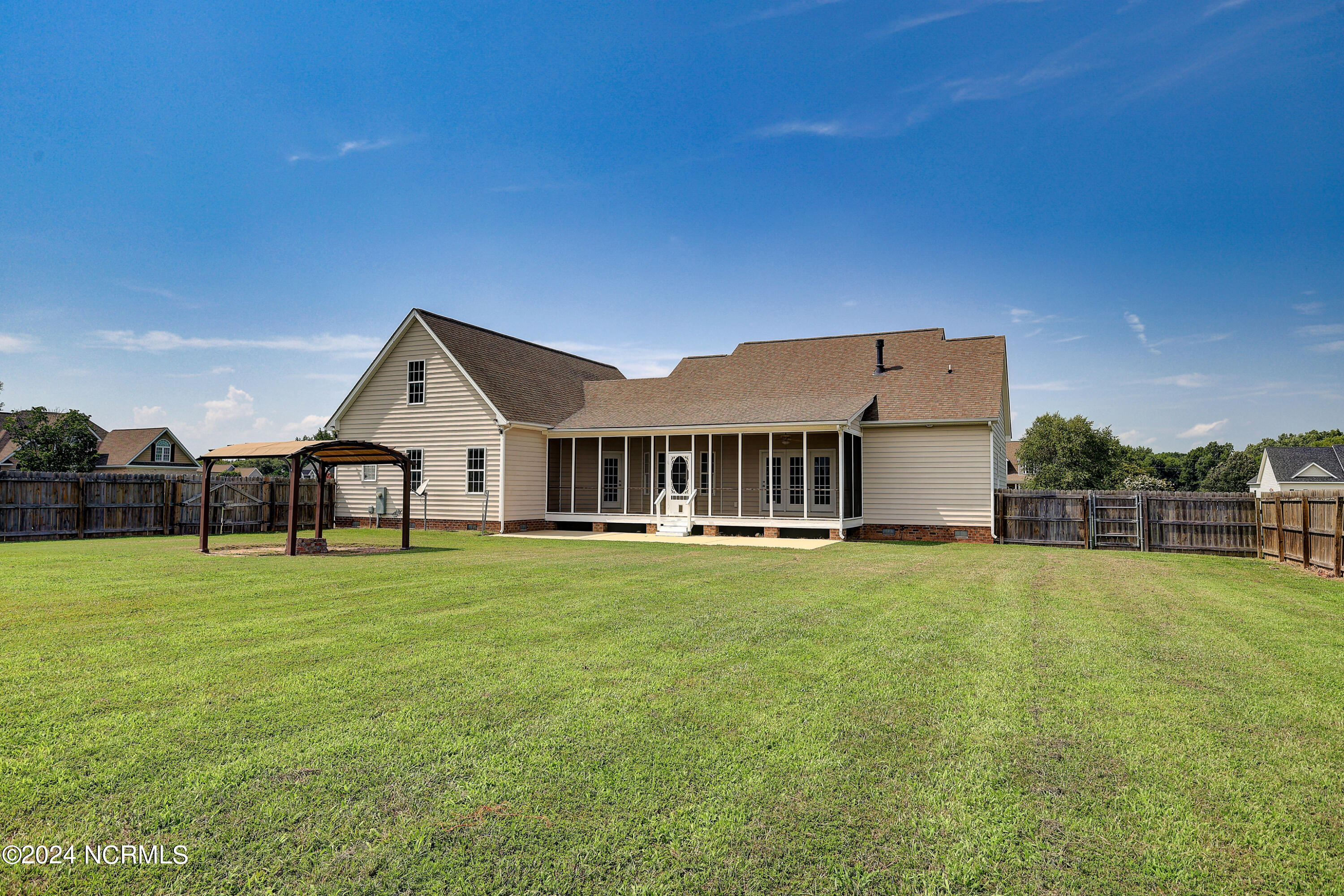 665 Hunter's Pointe Road Nashville, NC 27856 - Photo 29 of 31 34