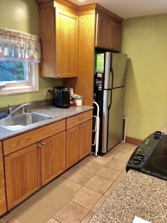 549 Stafford Road Tiverton, RI 02878 - Photo 8 of 10 Gallery Image 8