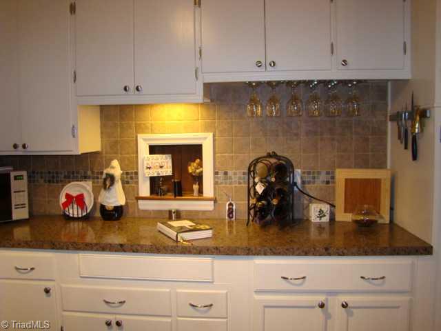 924 Redding Road Asheboro, NC 27203 - Photo 8 of 16 Kitchen.