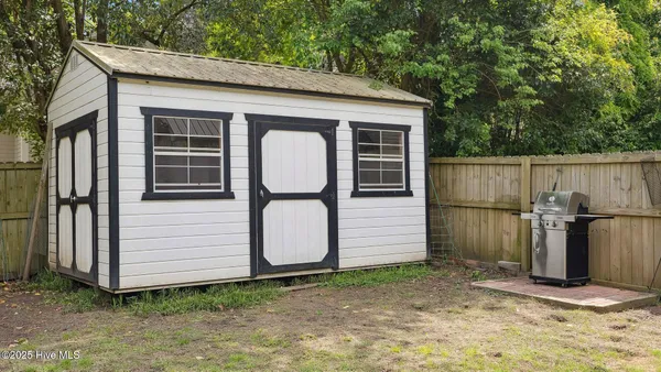 $2,800 | 175 West Maine Avenue, Southern Pines, NC 28387