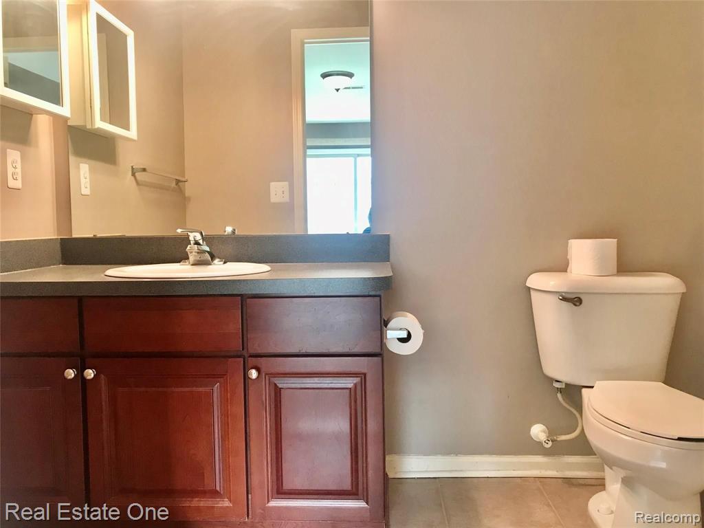 16918 Farmington Road Livonia, MI 48154 - Photo 12 of 21