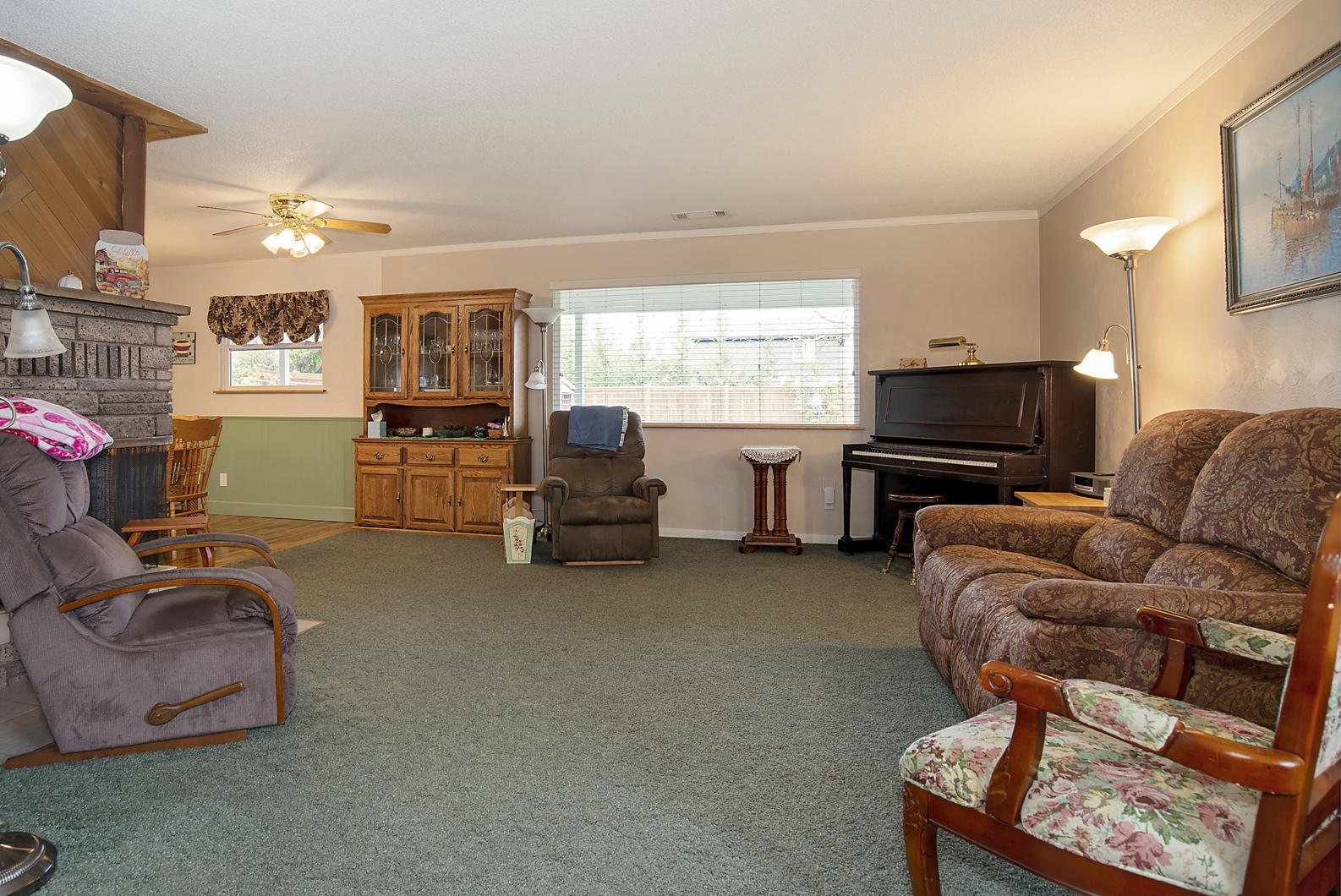 101 Windsor Way Central Point, OR 97502 - Photo 6 of 16 Windsor_010 copy