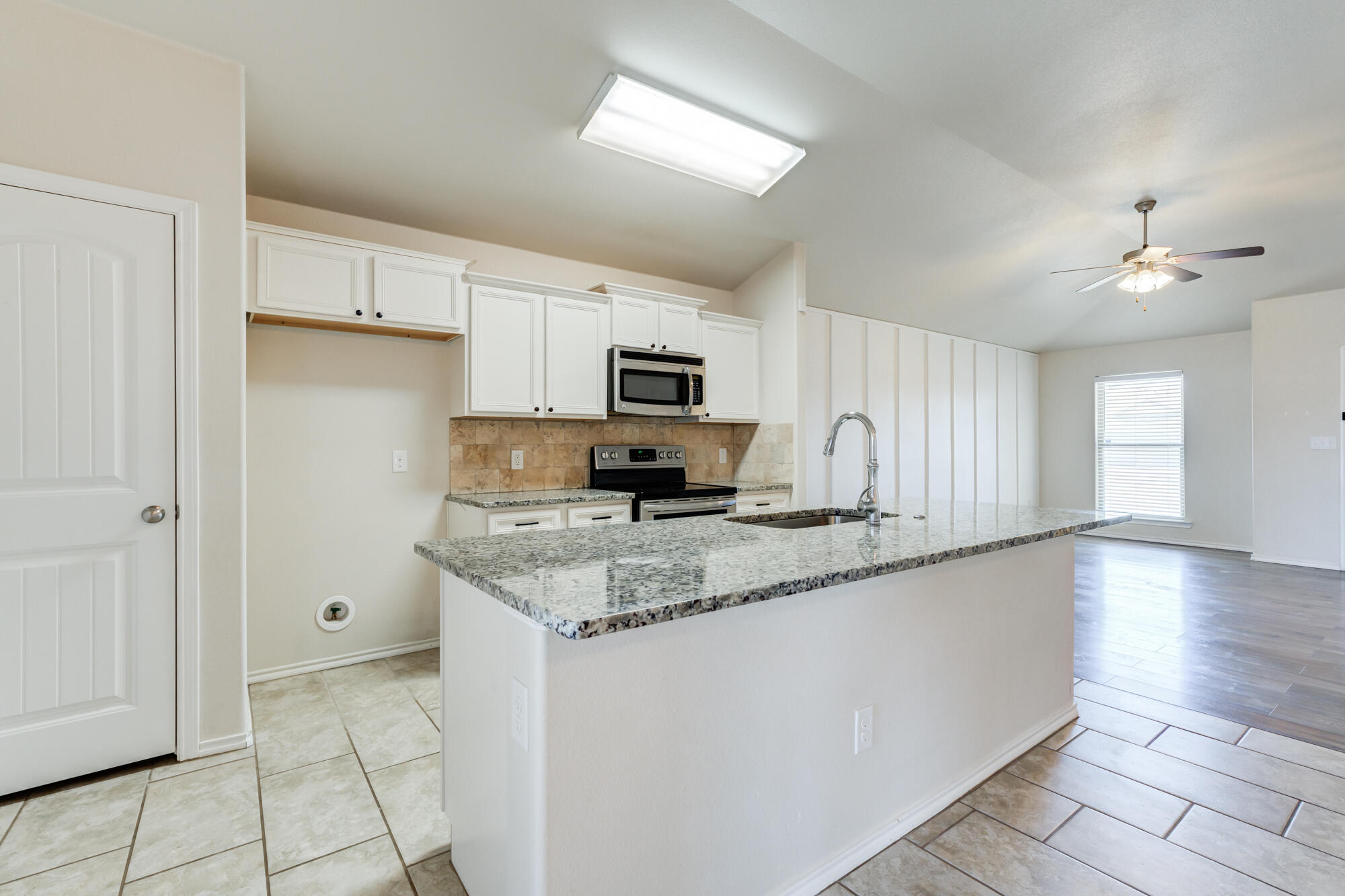 7012 34th Place Lubbock, TX 79407 - Photo 20 of 36 7012-34th-Pl_Lubbock-TX_19_Kitchen