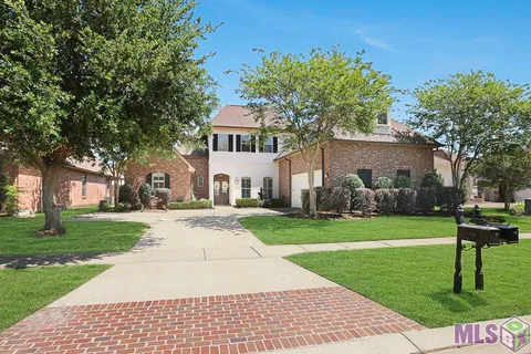 $725,000 | 36448 Lake Bend Avenue, Prairieville, LA 70769
