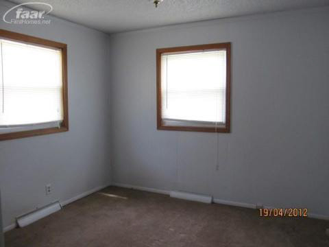 8027 North Bray Road Mount Morris, MI 48458 - Photo 6 of 6 20114556-5.JPG