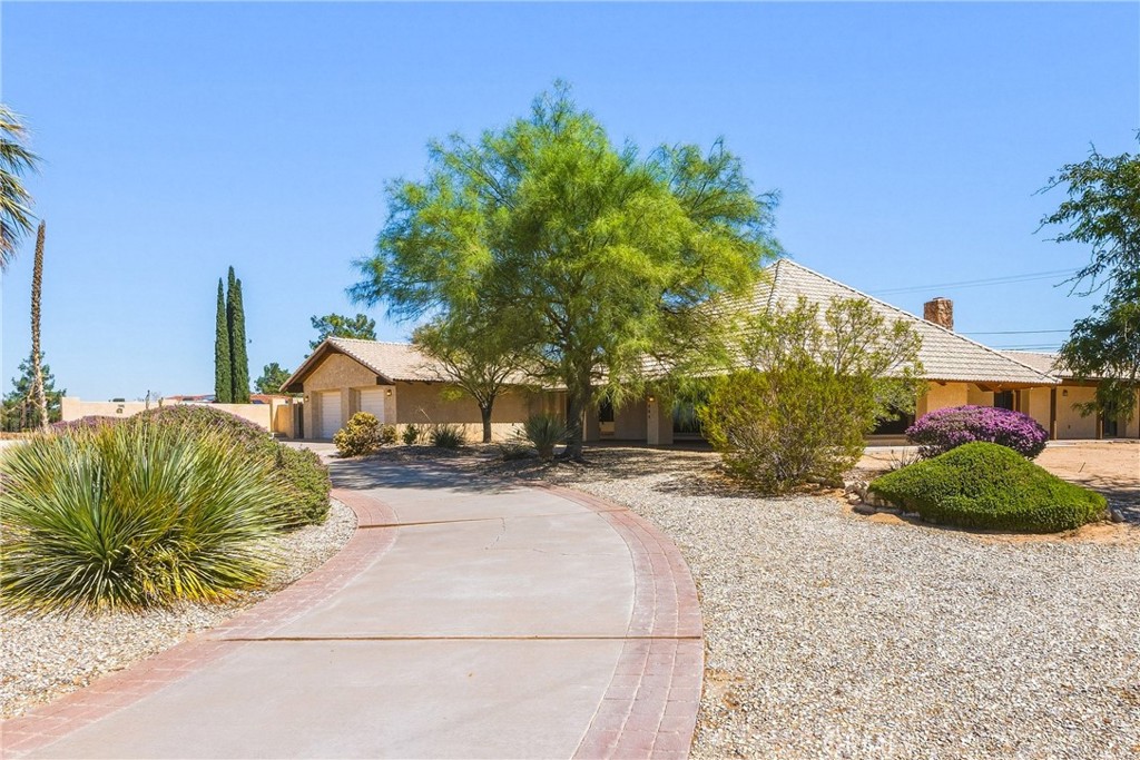 13009 Rincon Road Apple Valley, CA 92308 - Photo 3 of 52 Gallery Image 3