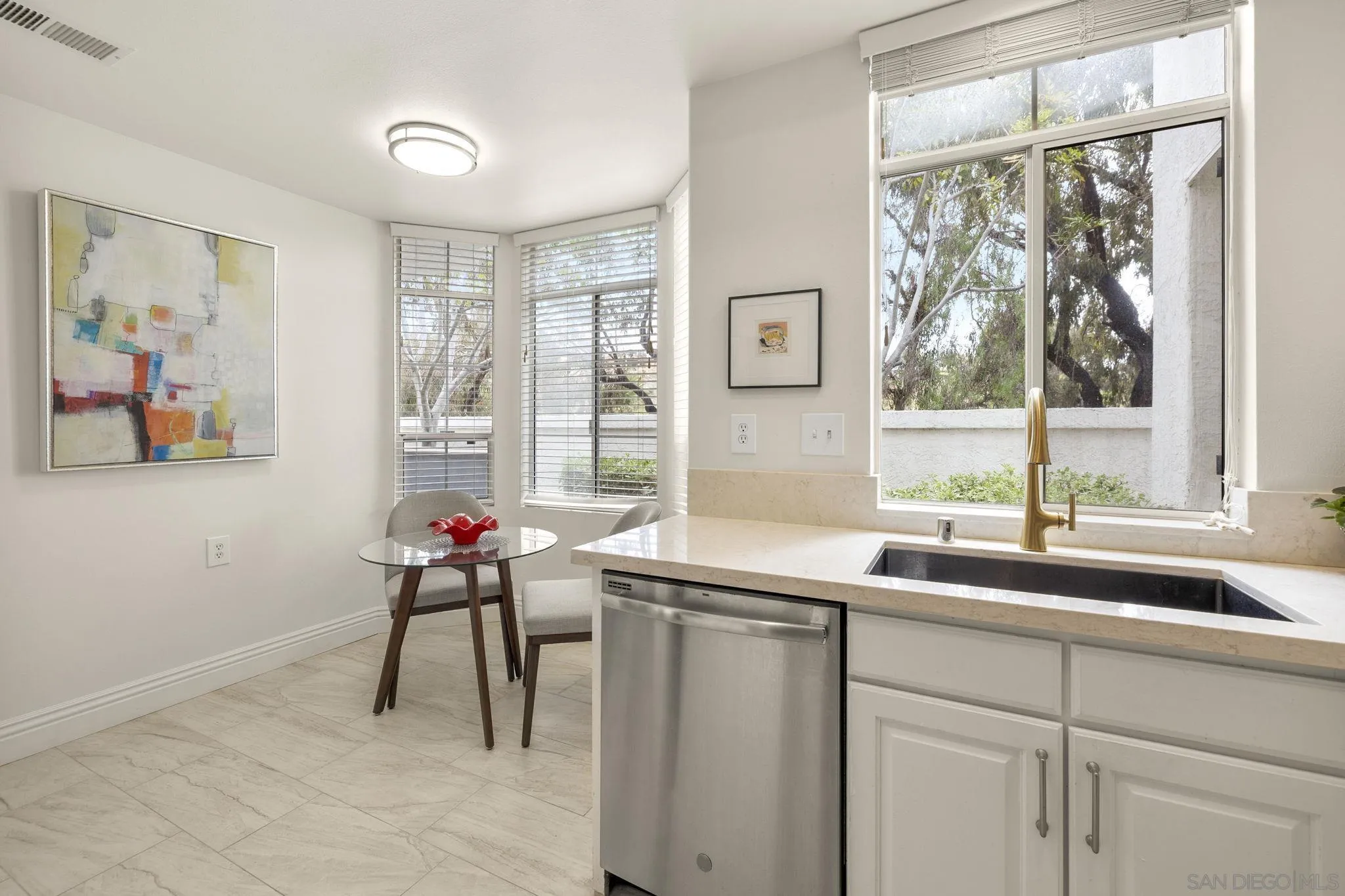 3335 Genoa Way, Unit 112 Oceanside, CA 92056 - Photo 11 of 35 Kitchen