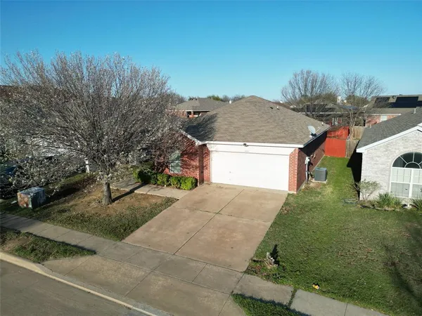 $1,875 | 6436 Waterhill Lane, Fort Worth, TX 76179