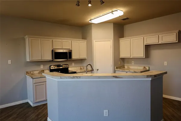 $1,875 | 6436 Waterhill Lane, Fort Worth, TX 76179