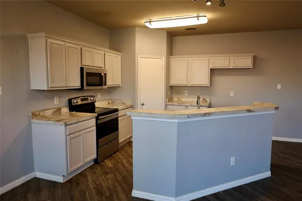 $1,875 | 6436 Waterhill Lane, Fort Worth, TX 76179