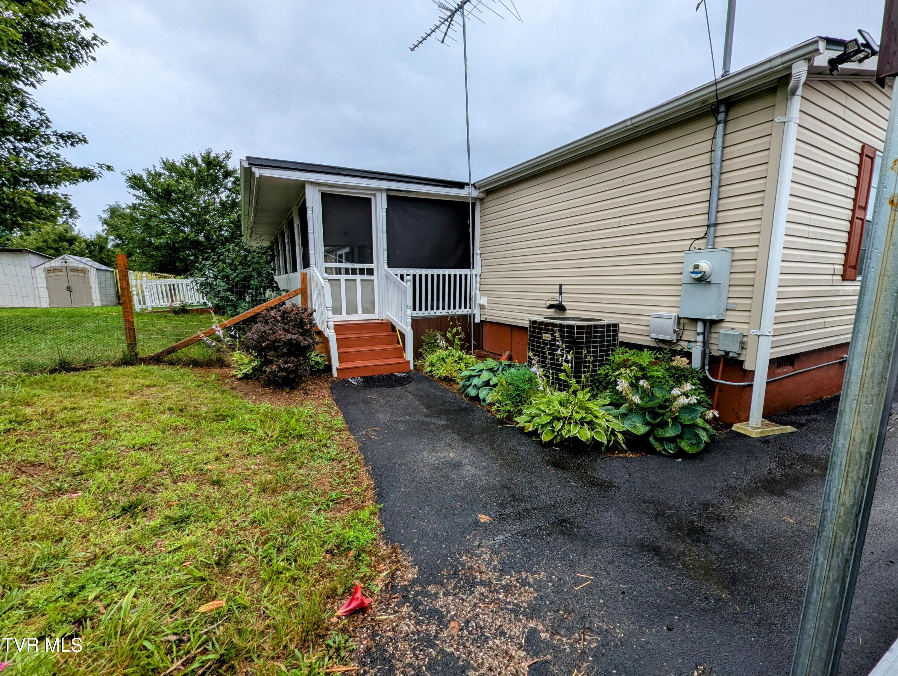 270 Payne Ridge Road Church Hill, TN 37642 - Photo 17 of 73 Backporch..(1)