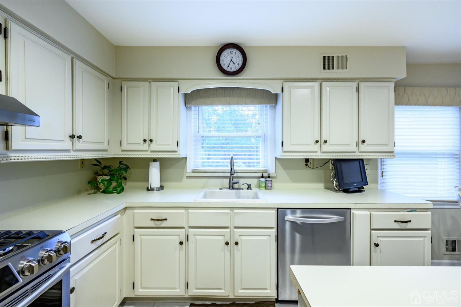 22 Hershey Road East Brunswick, NJ 08816 - Photo 14 of 43 Gallery Image 14