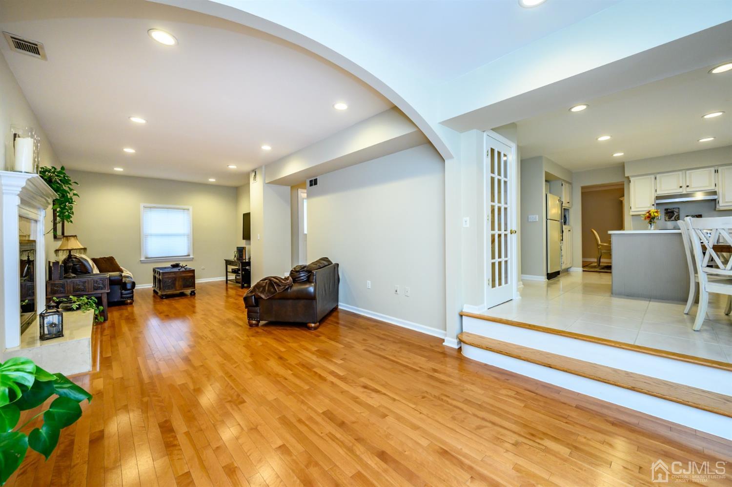 22 Hershey Road East Brunswick, NJ 08816 - Photo 4 of 43 Gallery Image 4