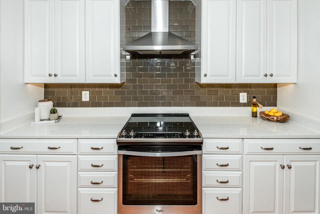 $578,000 | 10563 Assembly Drive, Fairfax, VA 22030