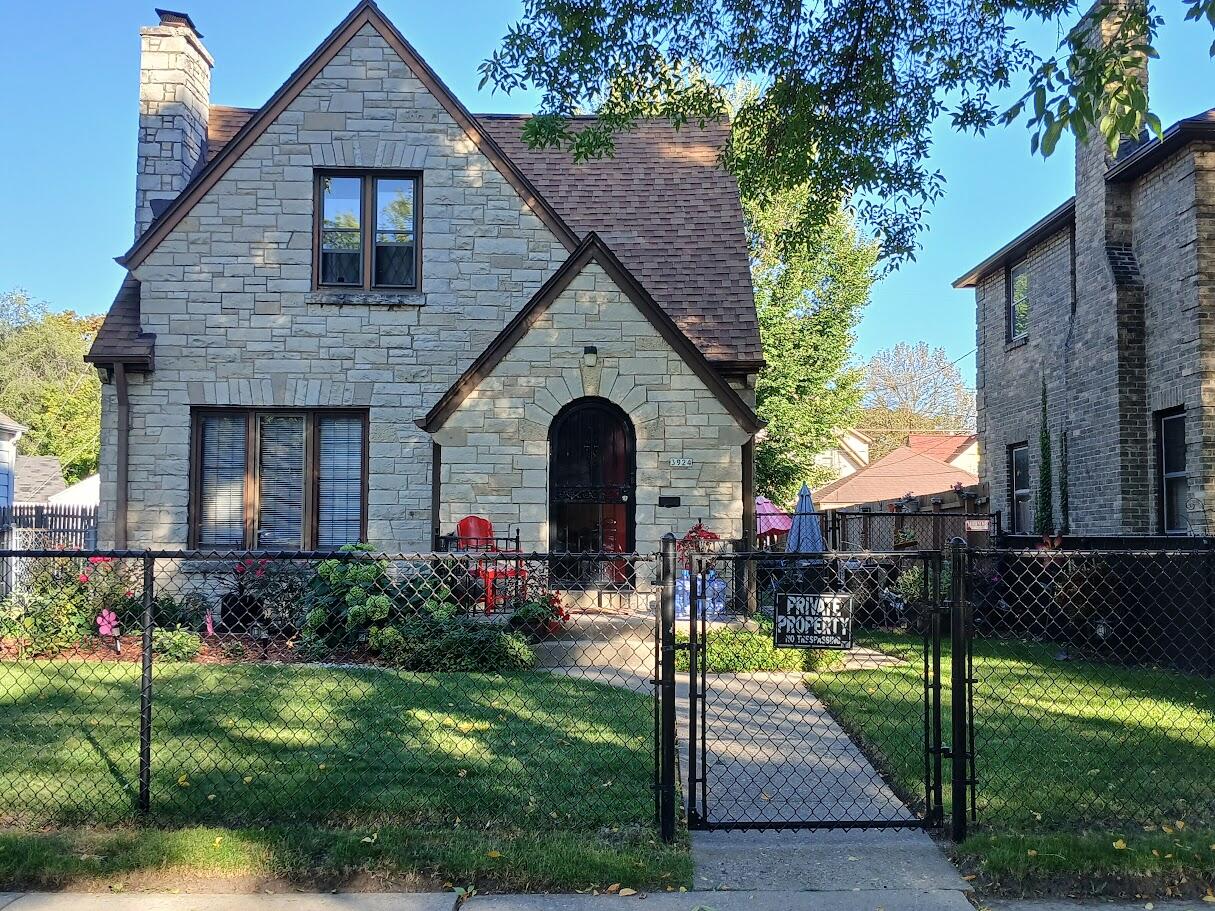 3924 North 37th Street Milwaukee, WI 53216 - Photo 1 of 22 20250928_161755