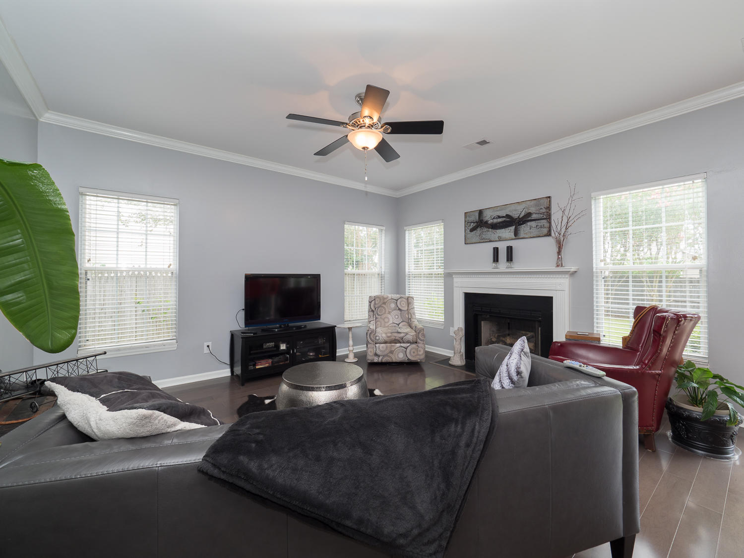 125 Whaler Road Summerville, SC 29485 - Photo 10 of 28 family room3