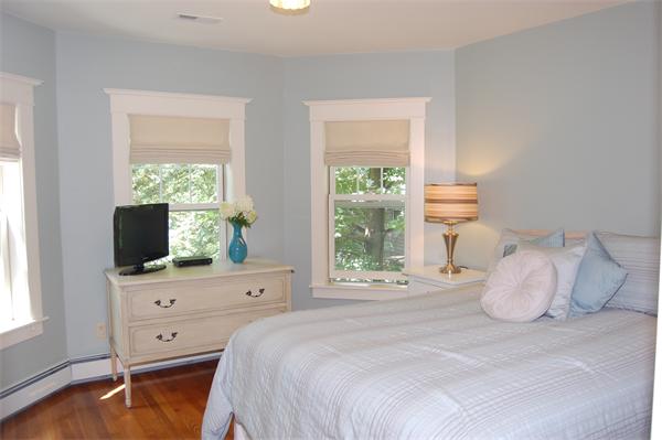 107 Maple Street Milton, MA 02186 - Photo 9 of 23 Gallery Image 9