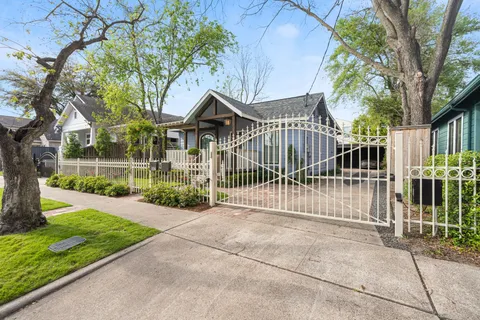 $650,000 | 1116 Nadine Street, Houston, TX 77009